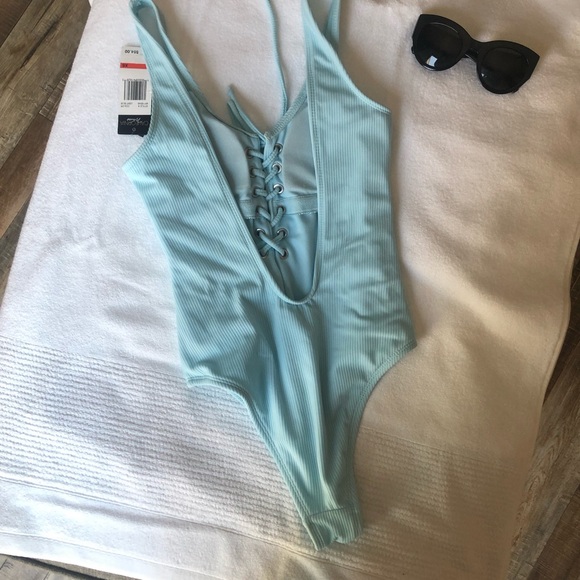 California Waves one piece bathing suit - Picture 2 of 3